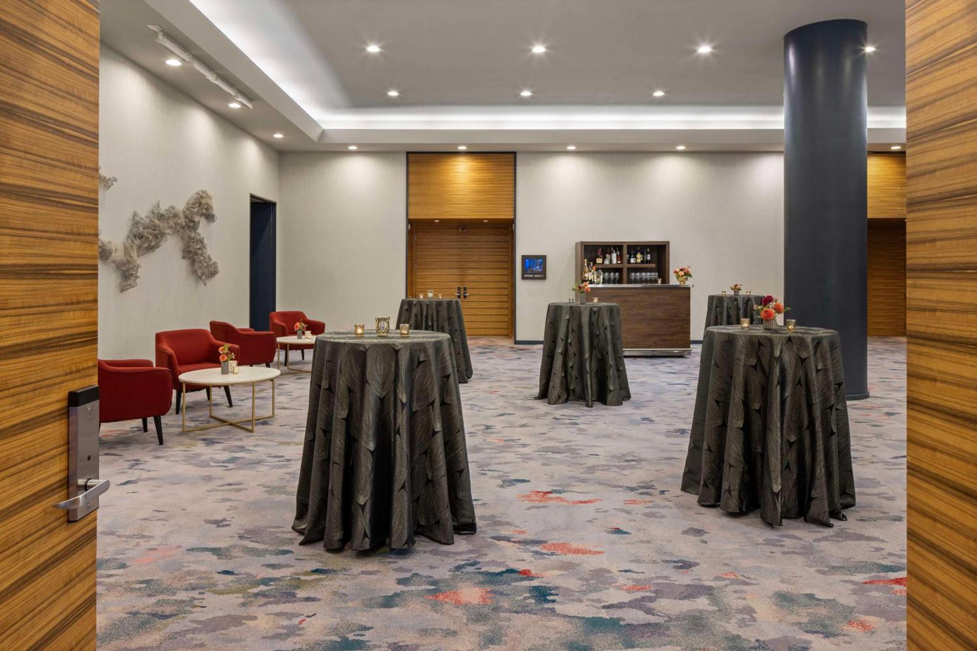 The Lofton Minneapolis, Tapestry Collection By Hilton Hotel Minneapolis