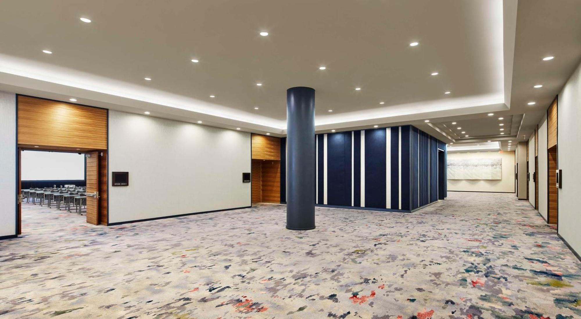 The Lofton Minneapolis, Tapestry Collection By Hilton Minneapolis